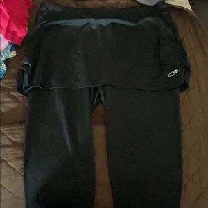 Sporty skirt and Capri combo